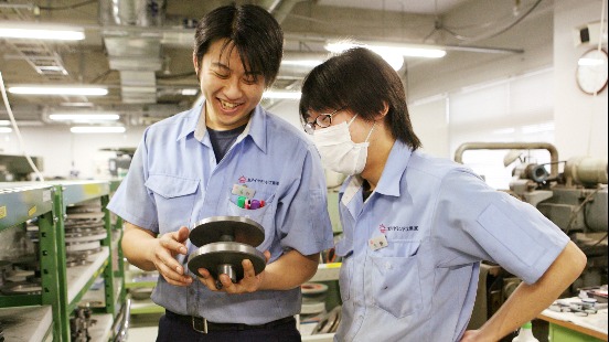 【特別早期選考パス付】自動車や半導体の製造に不可欠なダイヤモンド工具で 国内シェアNo.1、旭ダイヤモンド工業による現場社員参加の座談会